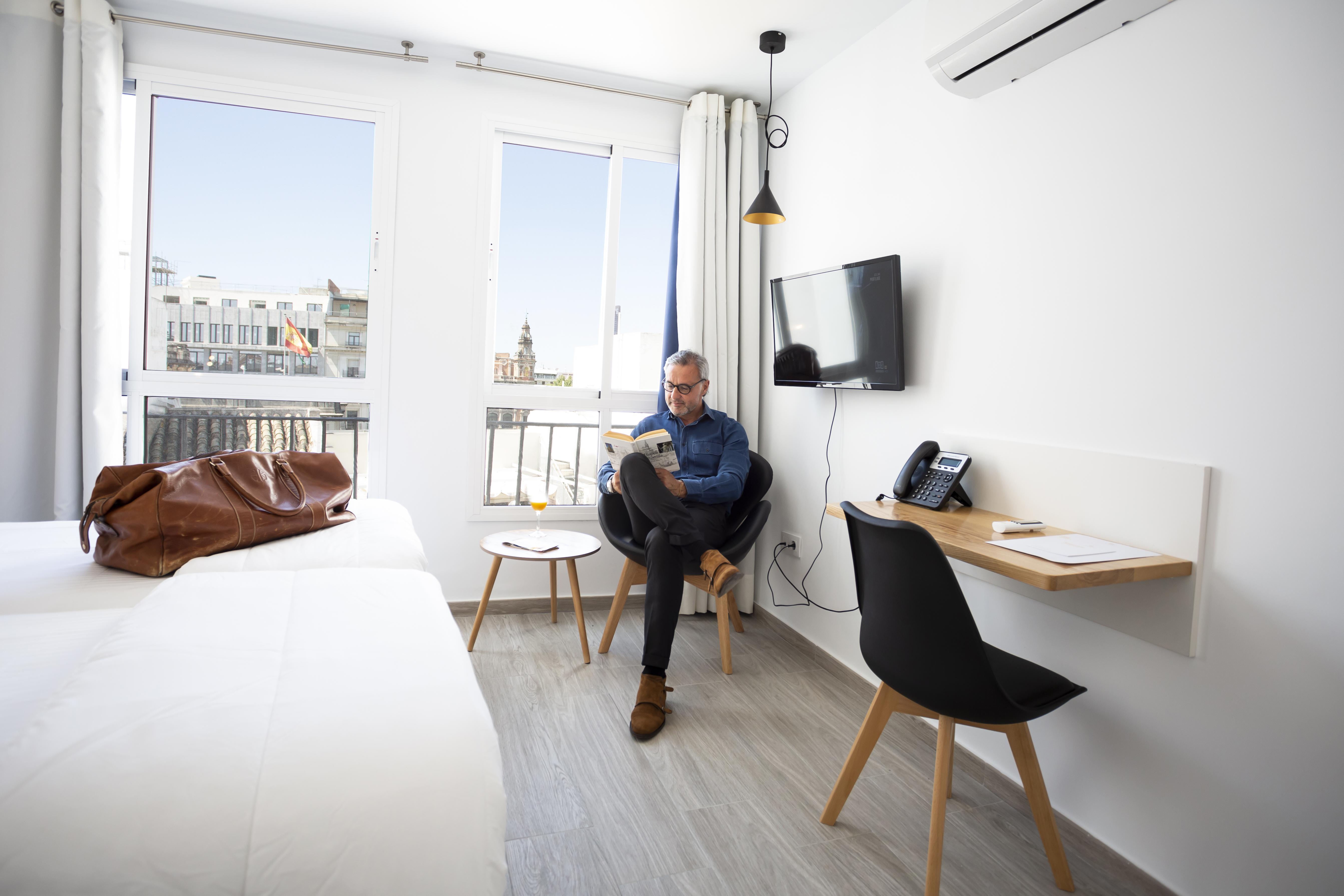 Basic Hotel Sevilla Catedral Екстериор снимка