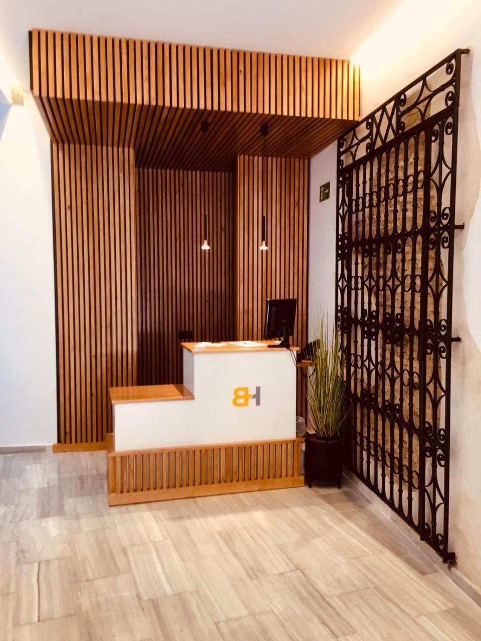 Basic Hotel Sevilla Catedral Екстериор снимка