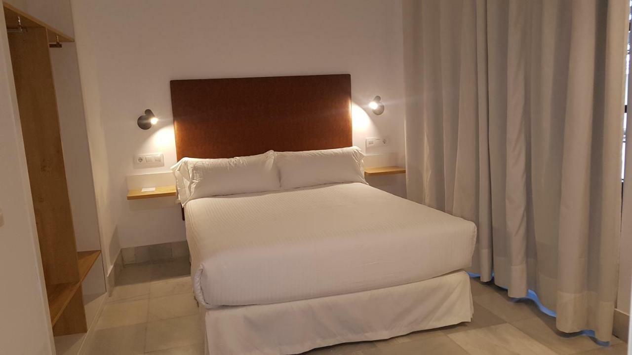 Basic Hotel Sevilla Catedral Екстериор снимка