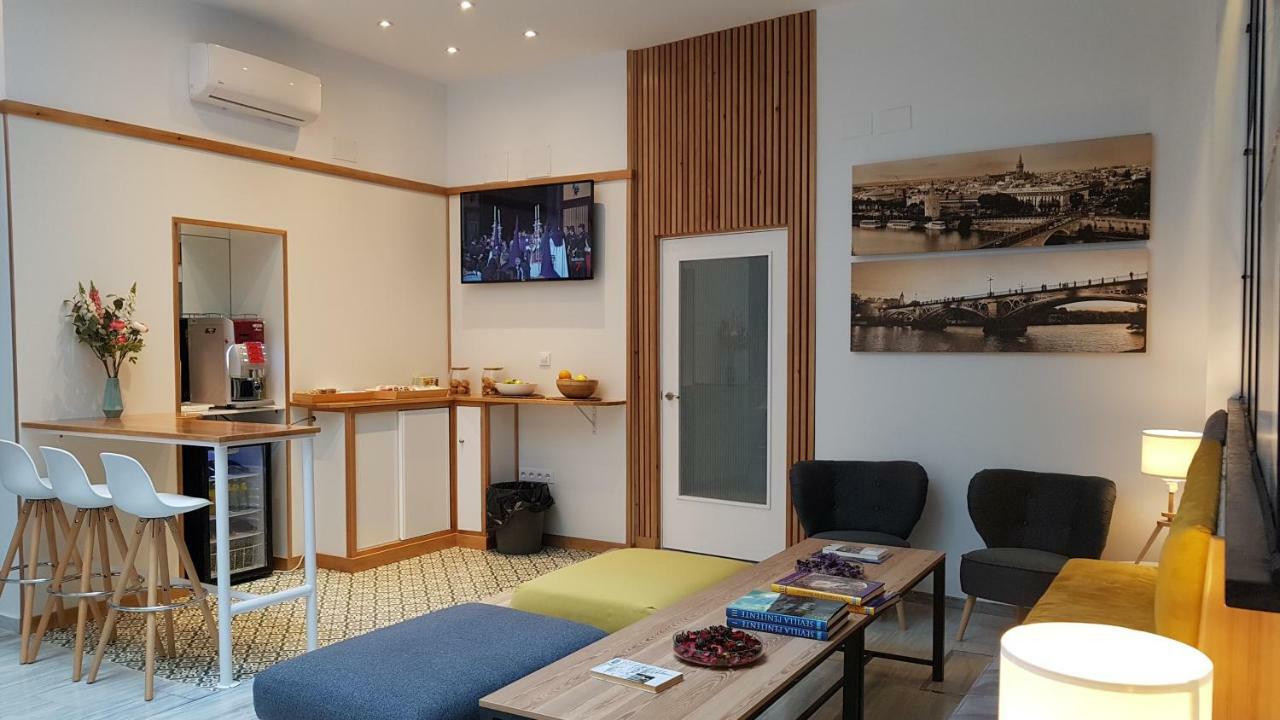 Basic Hotel Sevilla Catedral Екстериор снимка
