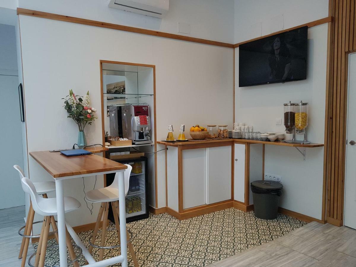Basic Hotel Sevilla Catedral Екстериор снимка